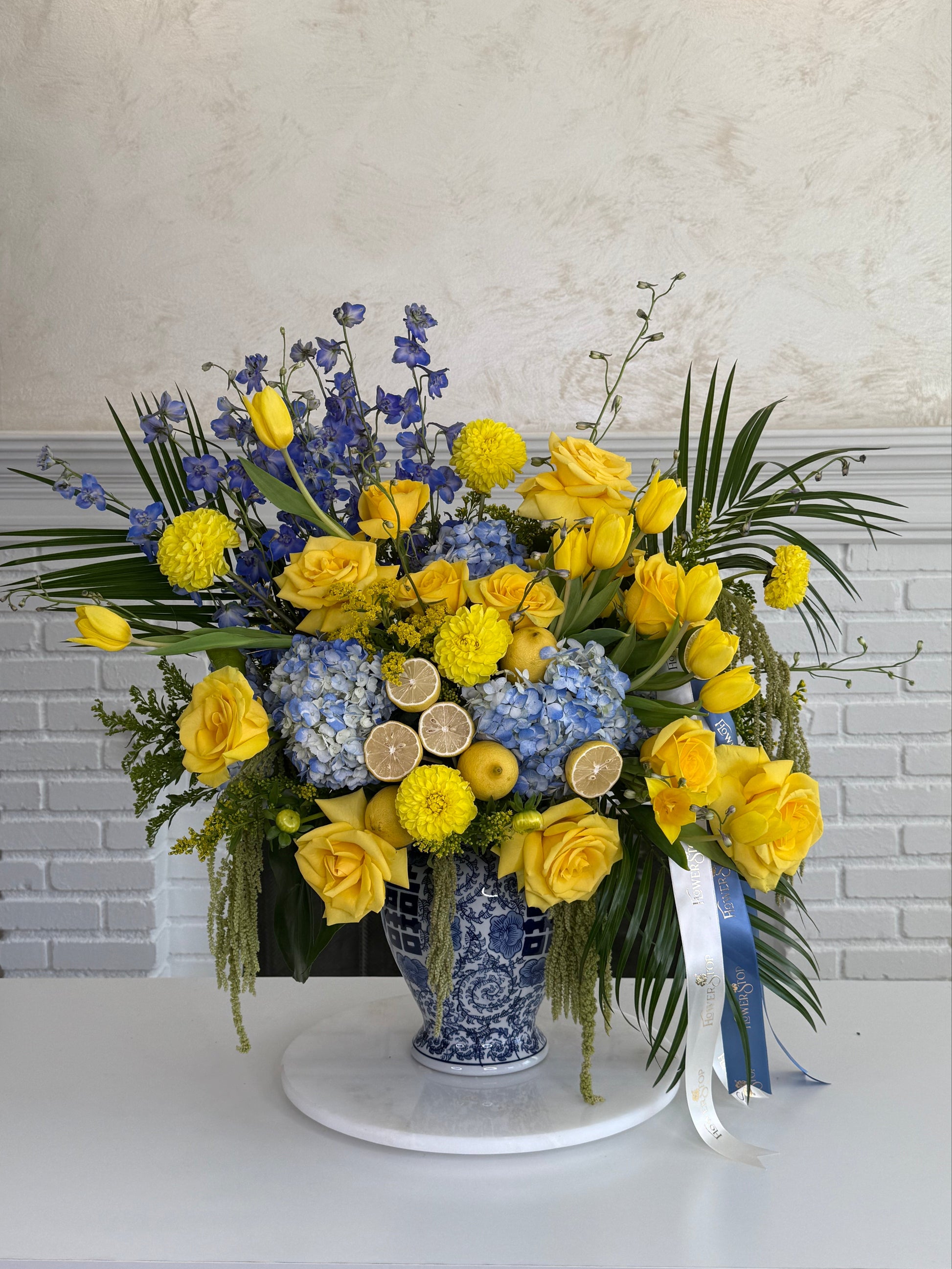 Dolce Vita Vase Arrangement - FlowerStop LA